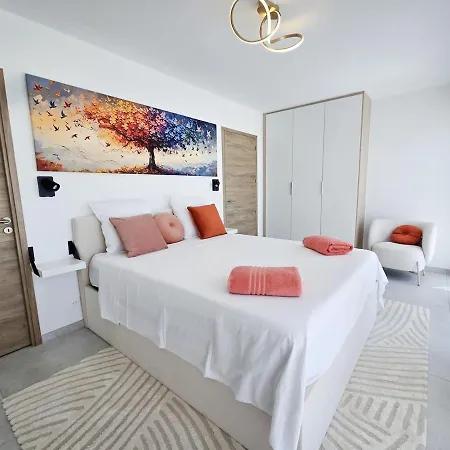 Saphir - Sea View, Private Pool, 3 - 5 Stars Villa Le Lavandou