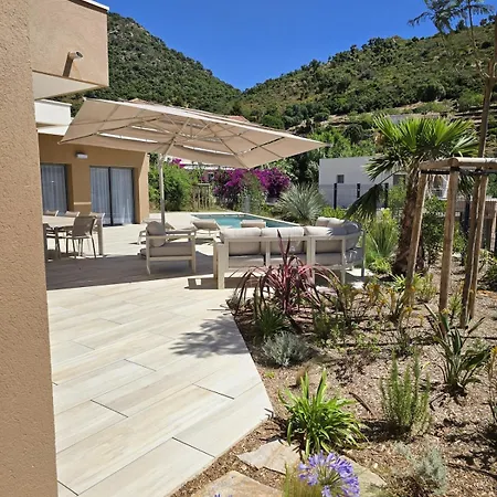 Villa Saphir - Sea View, Private Pool, 3 - 5 Stars Le Lavandou